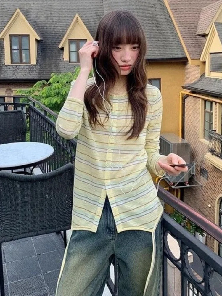 

Женская повседневная свободная футболка в нерегулярную полоску в два способа ношения Y2k, эстетические футболки в стиле гранж, уличная одежда, осенние однобортные топы