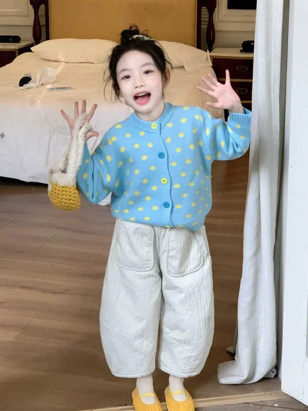 女の子ドーパミンカーディガンセーター春のファッション水玉模様ニットトップ小さな女の子のためのソフト韓国スタイル厚い長袖