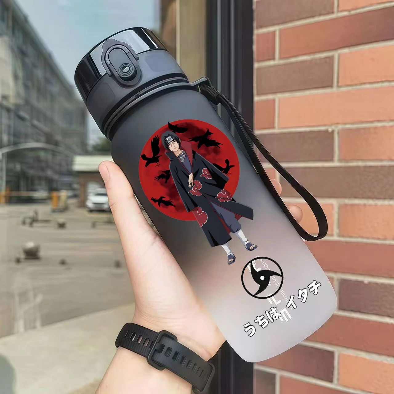 Bouteille d'eau Naruto Itachi, motif dessin animé, grande capacité, pour garçons et filles, gobelet en plastique, bouteille d'eau de sport portable, cadeau