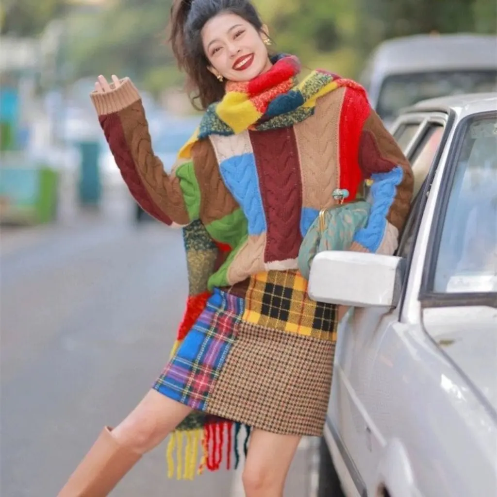 

Retro National Style Contrast Color Knitwear Women's round Neck Twist Loose Top Autumn Winter New Fashion Personalized Sweater