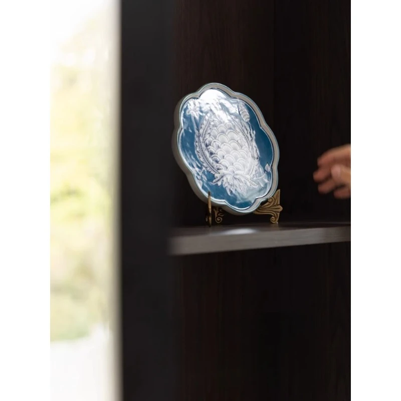 

Blue and white porcelain plate brass frame ornament