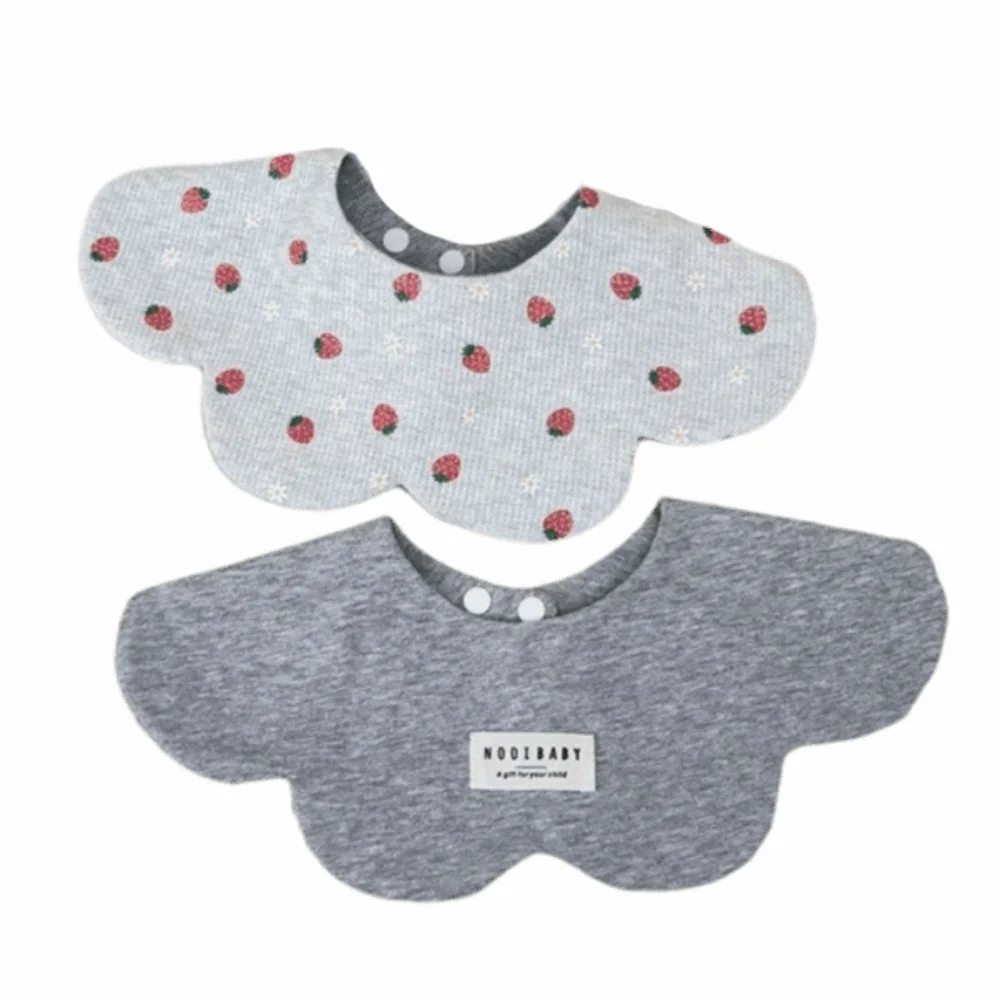 

Двусторонний хлопковый слюнявчик для малышей с мультяшным рисунком, милый, мягкий, моющийся, для защиты от слюней