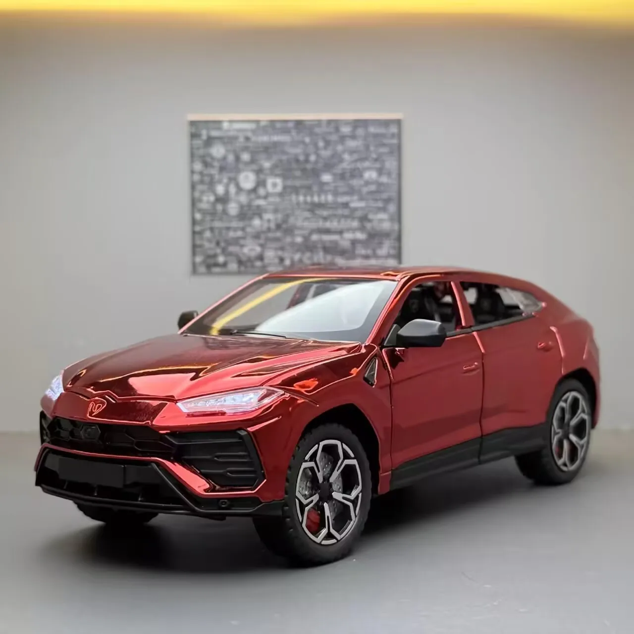 

1:24 URUS SUV, гальваническая модель спортивного автомобиля из сплава, литье под давлением, металлическая модель внедорожников, имитация звука, свет, детские игрушки, подарок