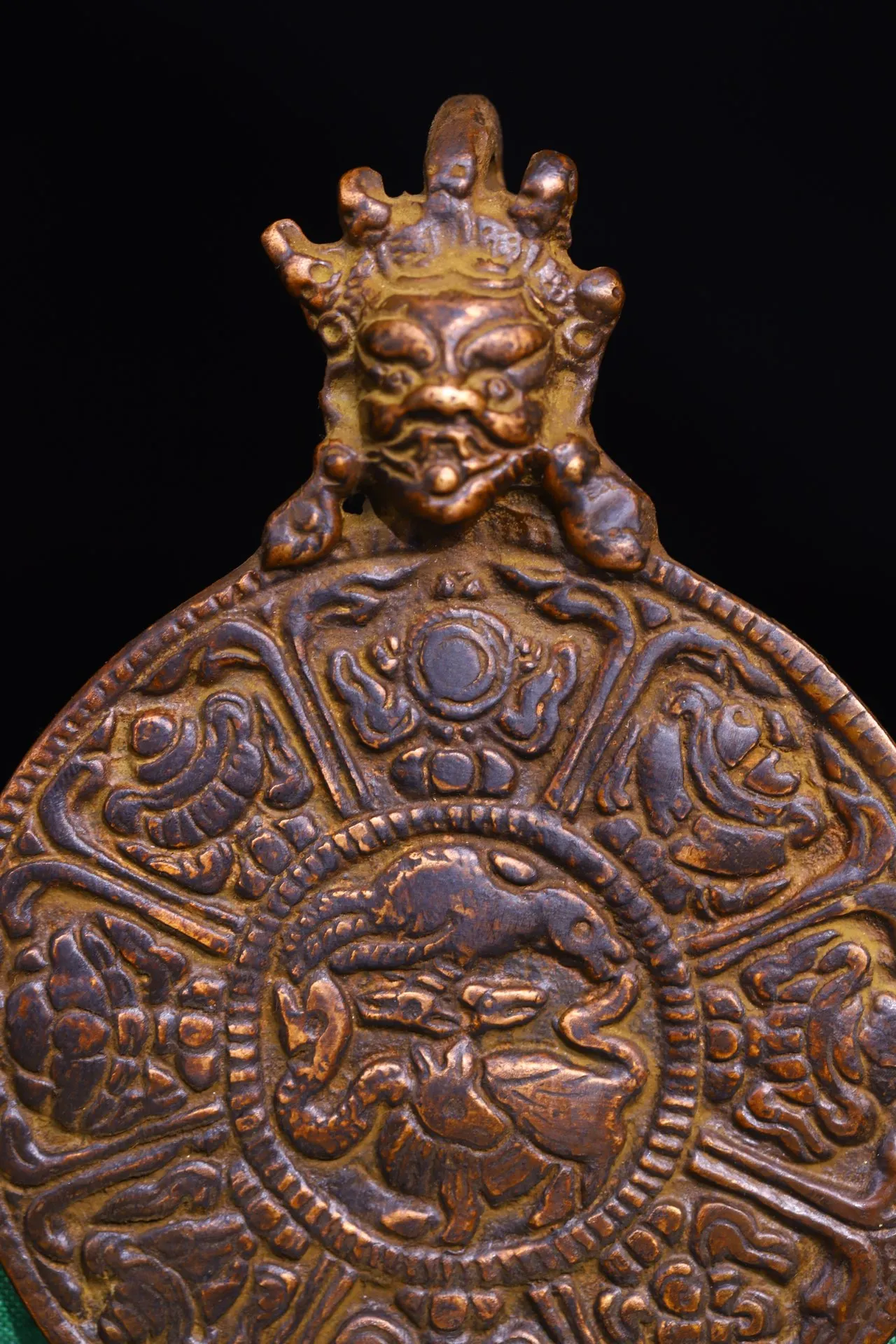 4 "tibetische Tempel Sammlung alte Bronze Zinnober Amulett Mahakala Buddha Kopf vier dimensionale Bestien Amulett Anhänger Stadthaus