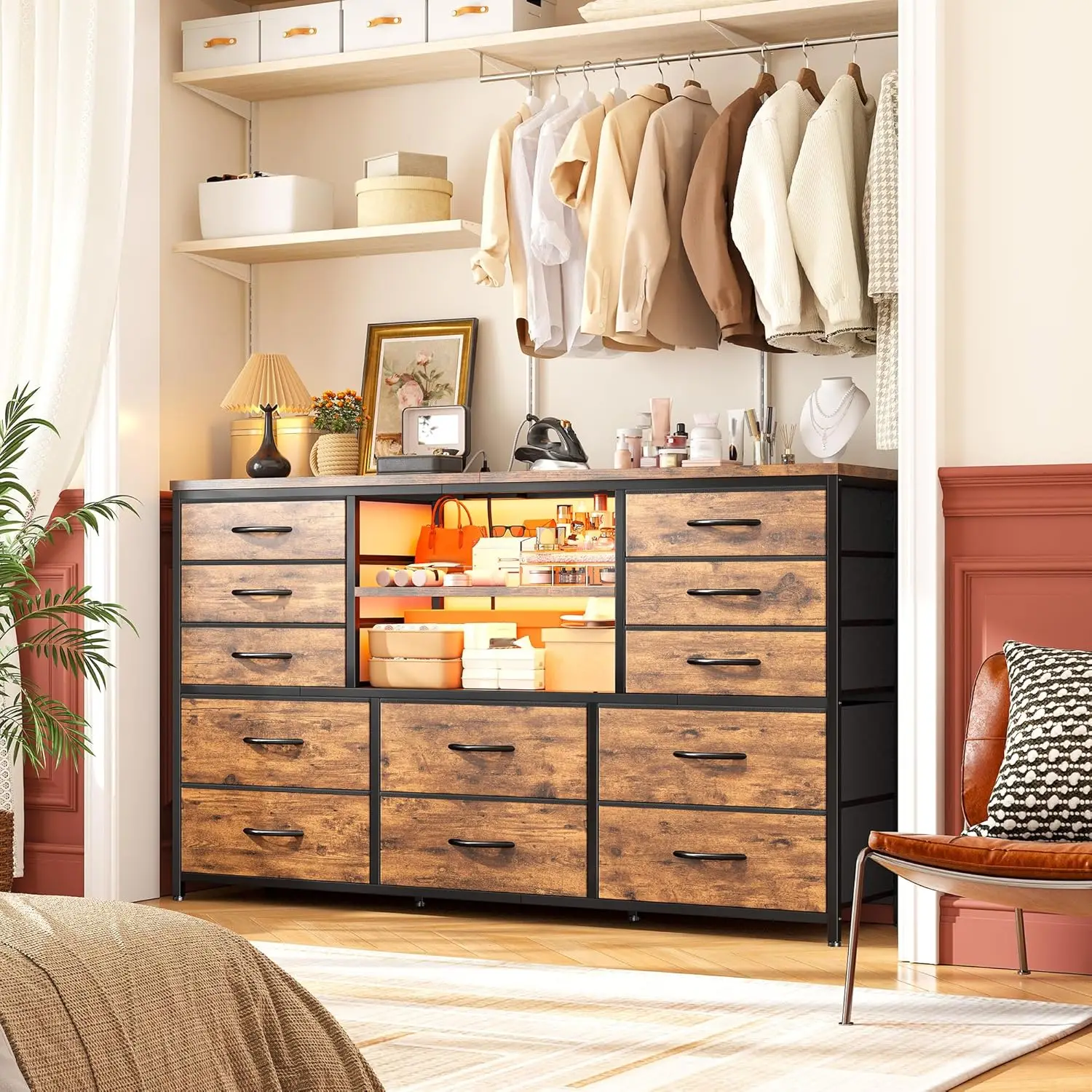 خزانة غرفة النوم مع أضواء LED ومحطة شحن، حامل تلفزيون 12 درج لتلفزيون 60 بوصة، بني ريفي #2