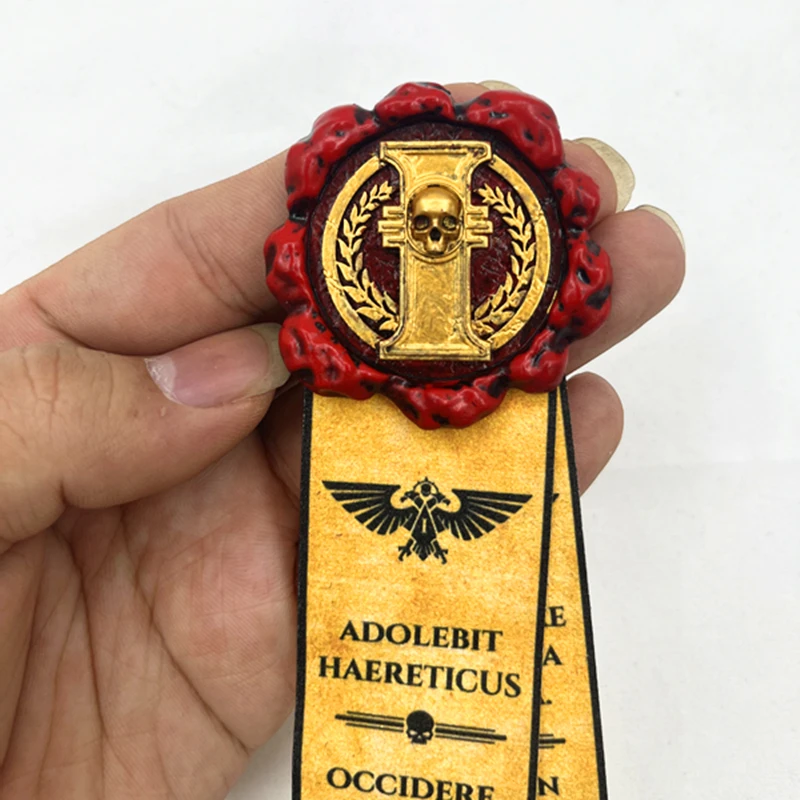40k Aquila purity seal Imperial Skull Adeptus Mechanicus Gift for gamers Gothic Red Skeleton Head Brooch