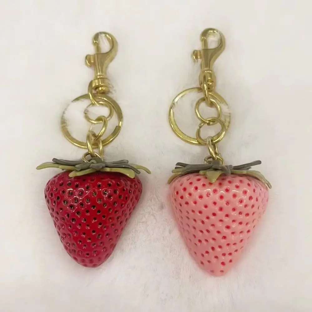 New Cartoon Strawberry Keychain Realistic Fruit Textured Surface Strawberry Bag Charm Resin Fruit Key Ring Handbag Accessories