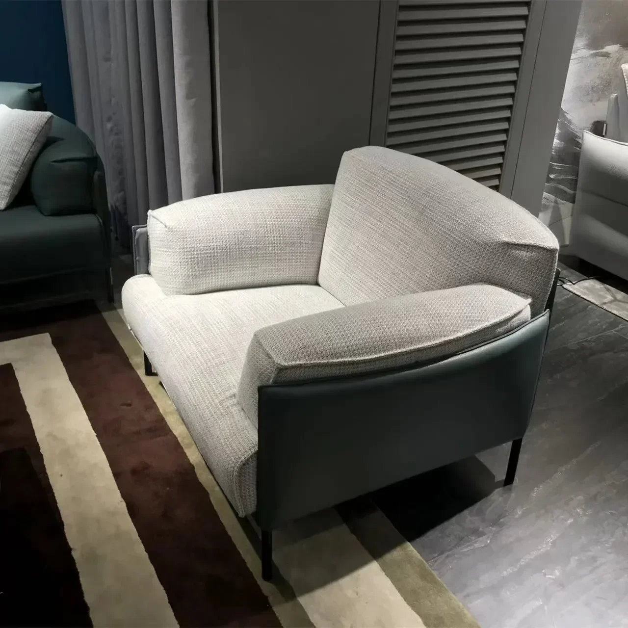 

#Italian minimalist single person fabric sofa leather fabric combined with living room single person sofa luxury