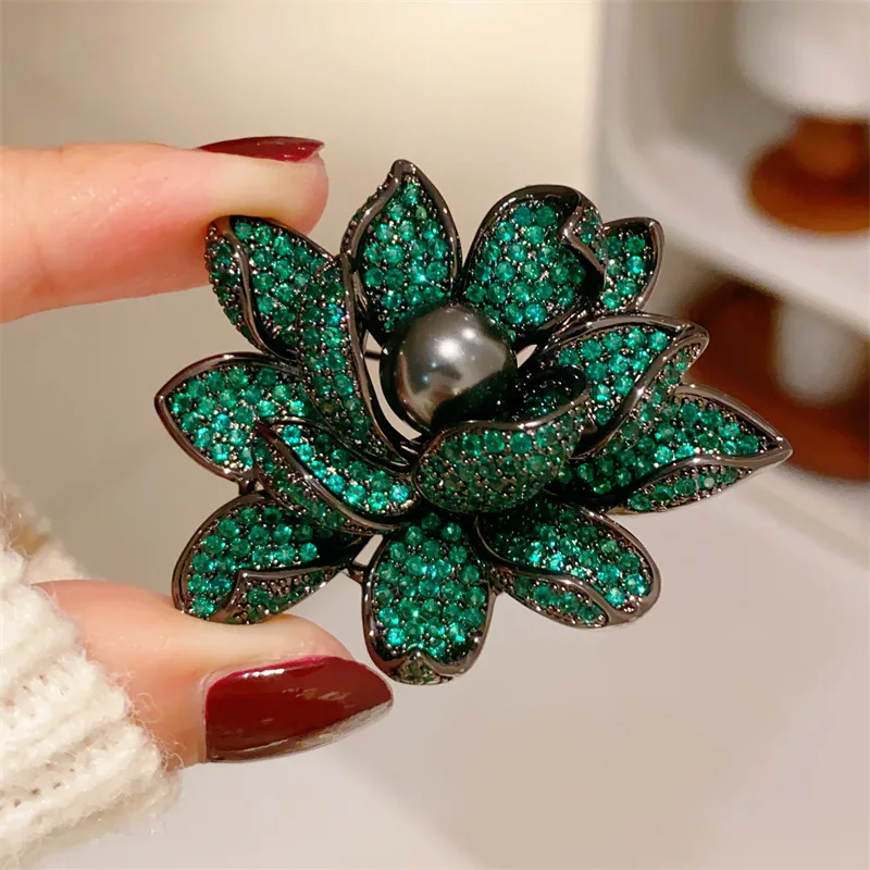 

Europe High-grade Feeling Light Luxury Micro-inlaid Zircon Green Lotus Women Brooches Retro Temperament Suit Jacket Pin Corsage