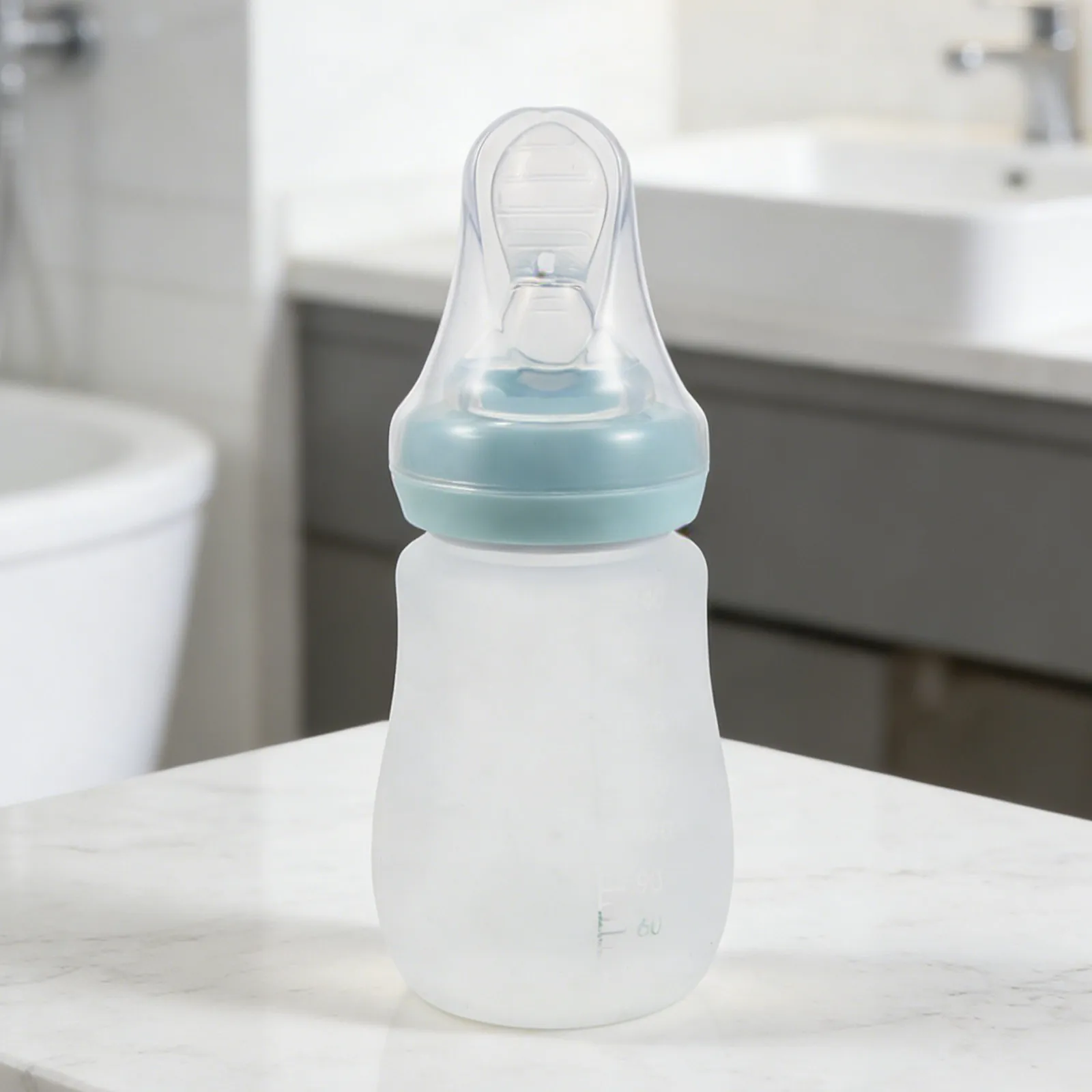 1Set Liquid Feeding Cup Senior Squeeze Design 240Ml Non Spill Easy Grip Adaptive Drinking Aid Hospital Nursing Home Use