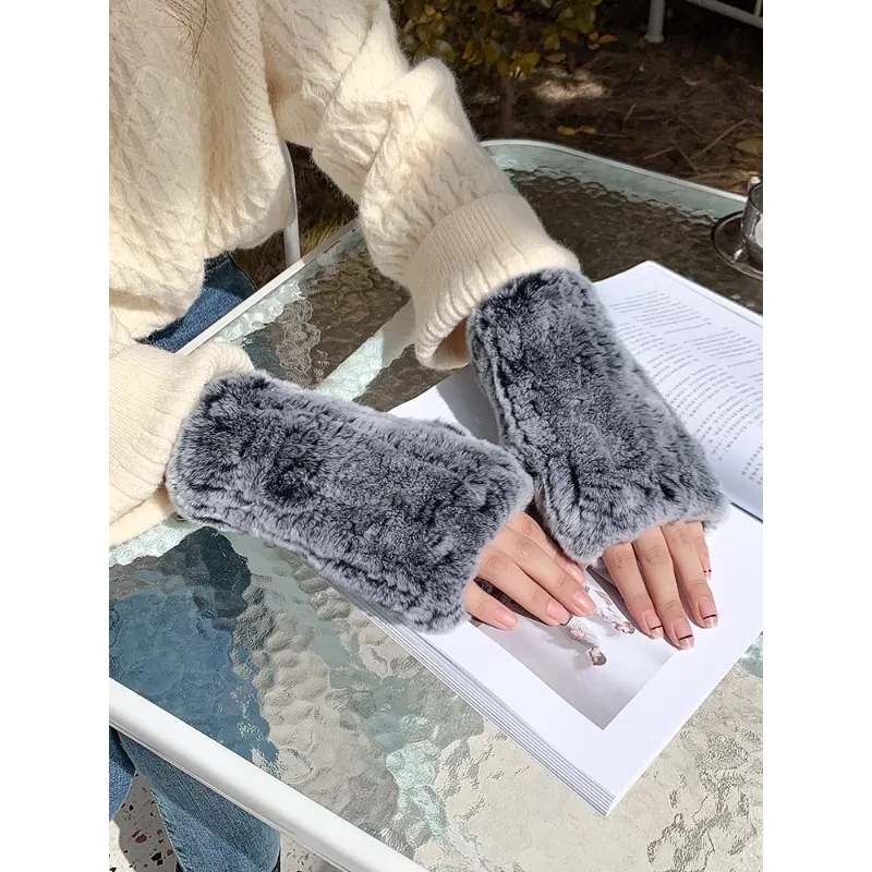 毛皮ウサギの毛皮の手袋冬の女性のフリース肥厚ハーフフィンガー毛皮手袋乗馬防風袖は暖かく保ちます