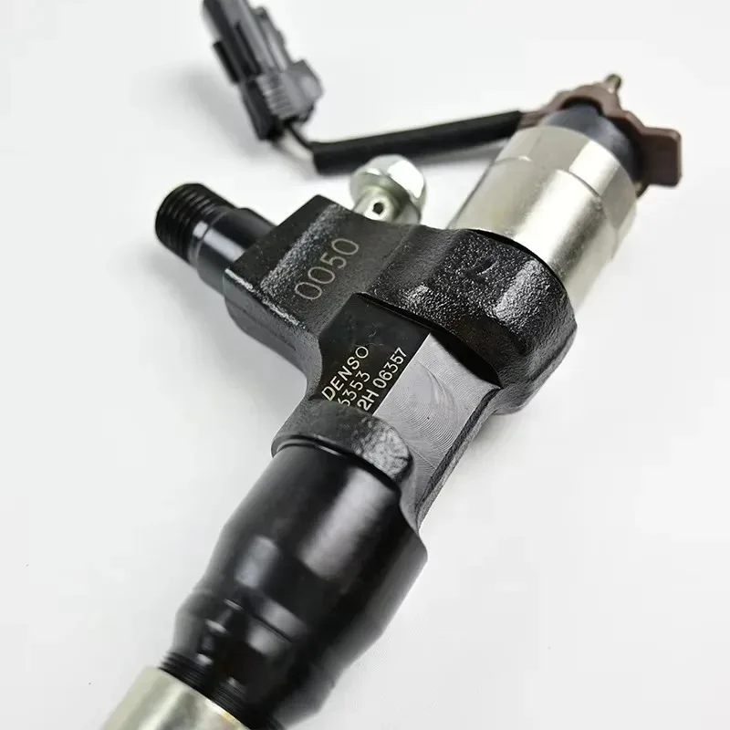 23670-E0050 095000-6353 Diesel Fuel Injector Nozzle 0950006353 23670E0050 For Isuzu J05E Engine SK200/250/270