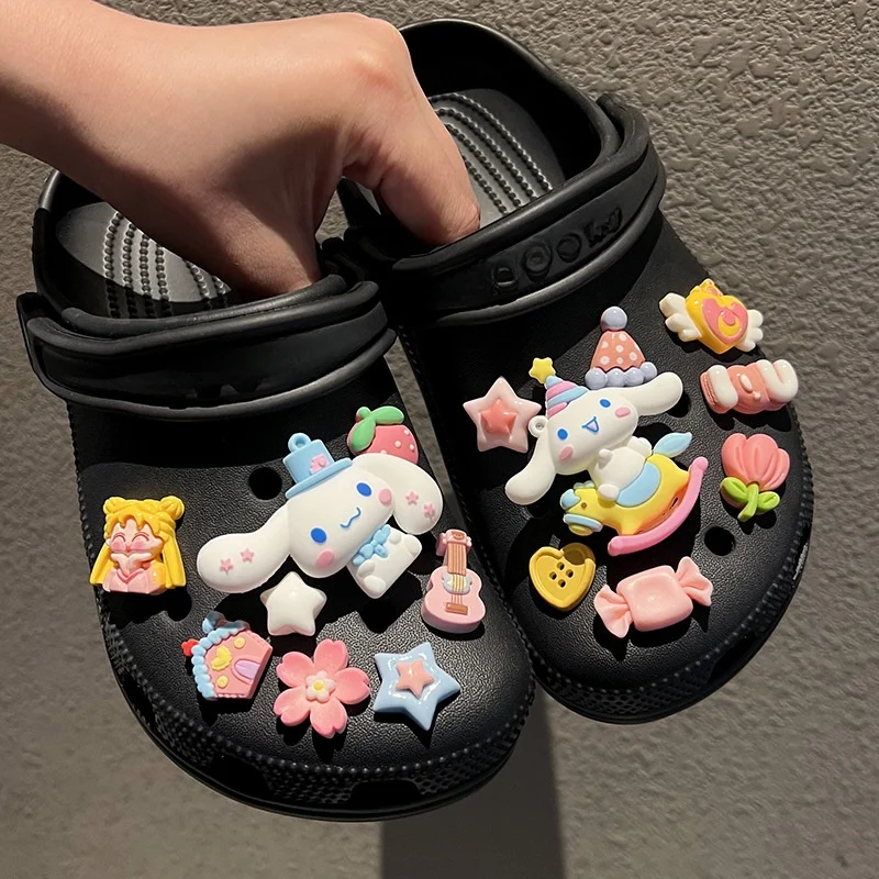 Miniso Set Cute Cartoon Sanrio 3D Big Eared Dog Charm Shoe Accessories Diy Hole Shoe Flower Detachable Shoe Buckle Party Gift