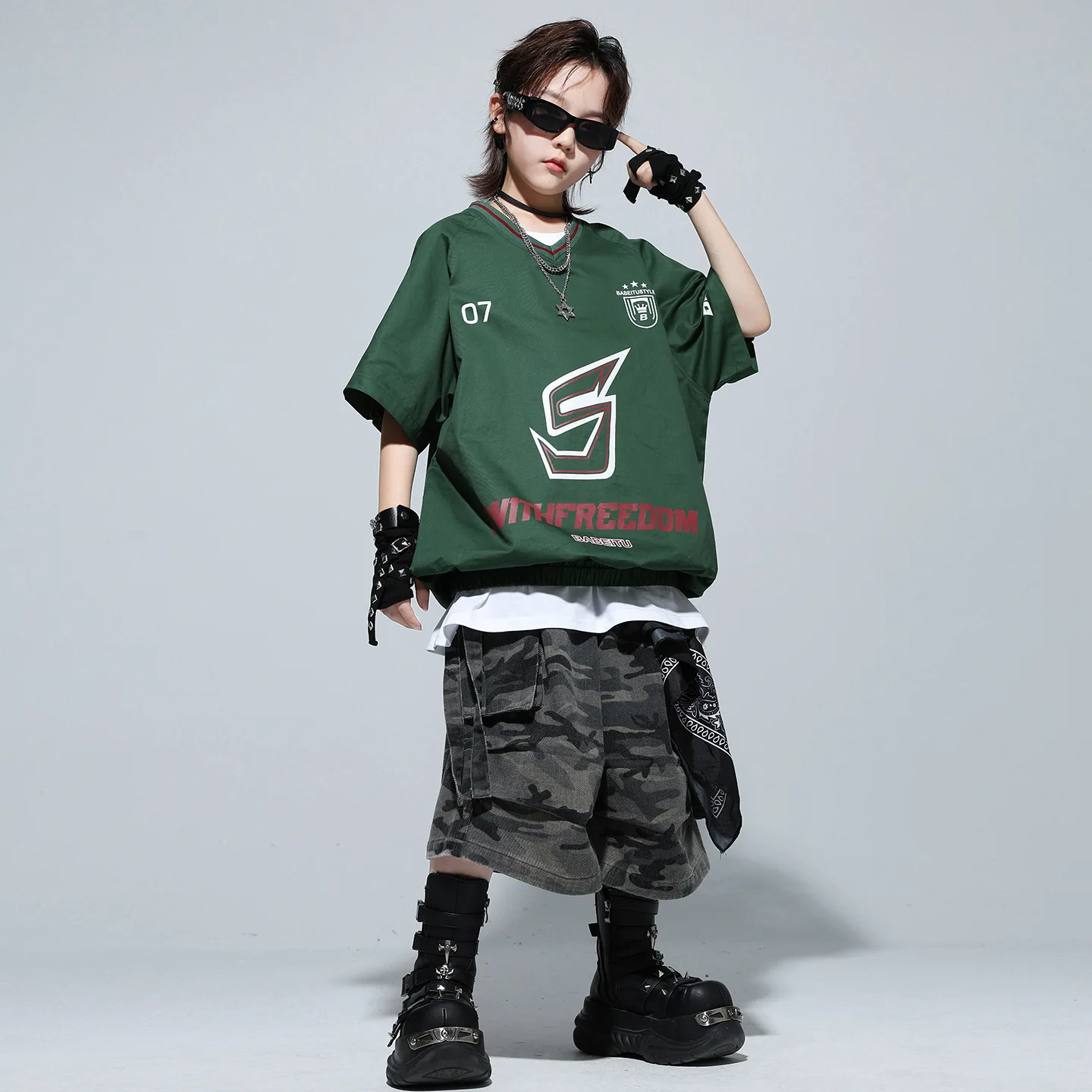 Enfant Kpop Hip Hop vêtements vert col en V t-shirt camouflage sangle décontractée Cargo Shorts pantalons moyens pour fille garçon danse Costumes vêtements