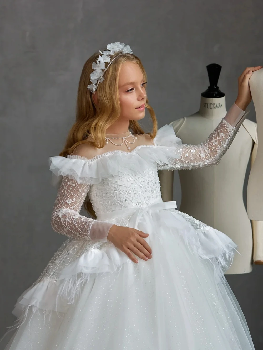 Puffy Glitter Sequins Feathers Princess Gown For Kids Stage Performance Luxurious Long Sleeve Girls Dresses Birthday Party Wear