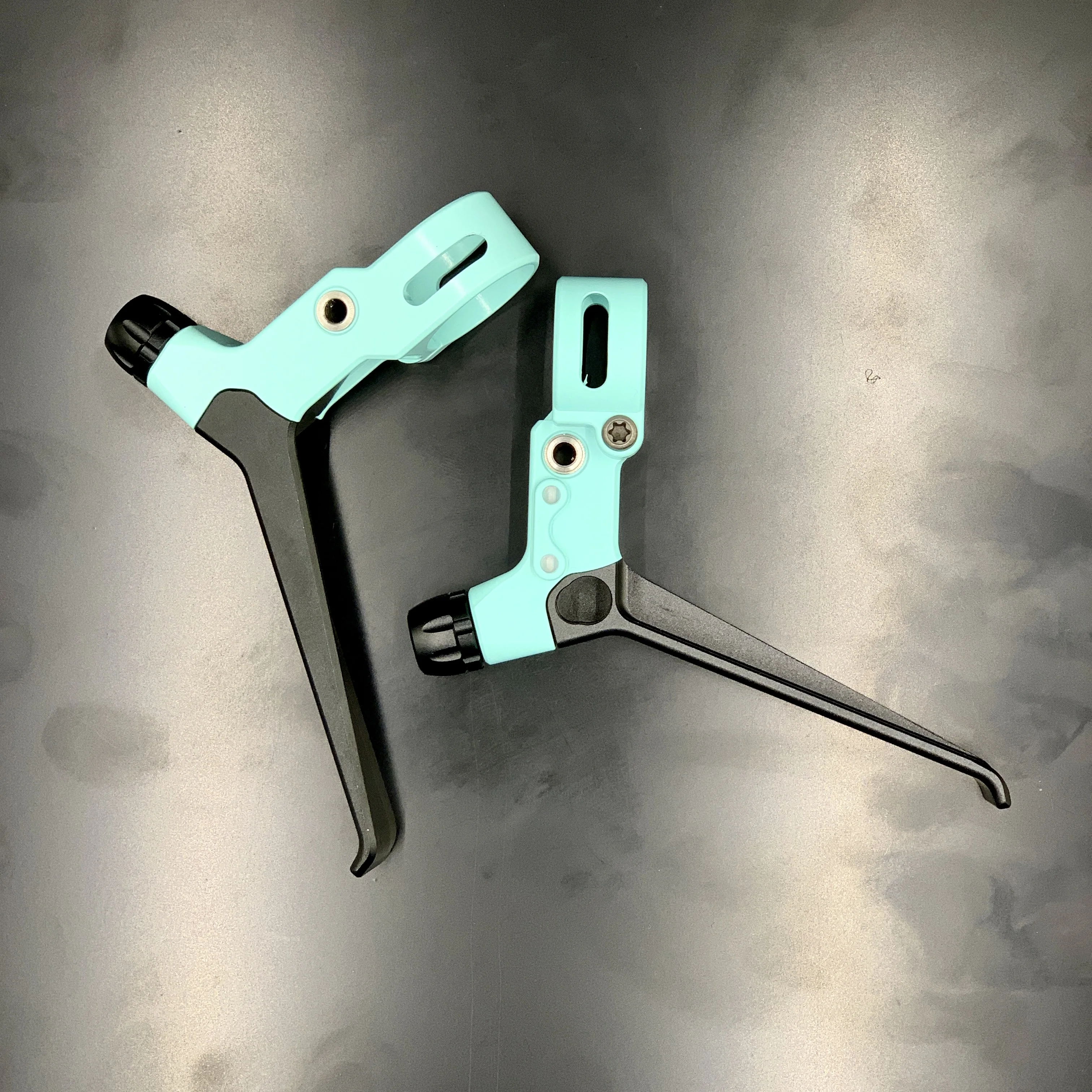 

THX4RIDE is suitable for Brompton bicycle aluminum alloy brake handles, 73g per pair, dedicated thread design, bicycle modificat