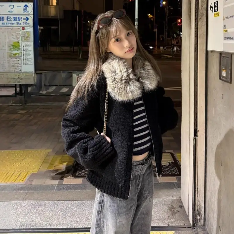 

Korean Style Girl Black Short Jacket Winter New Style Spicy Girl Fur Collar Warm Tops Versatil Temperament Fashionable Cardiga