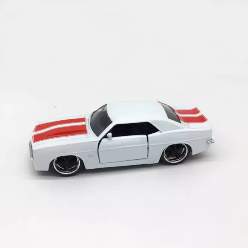 

Jada, масштаб 1:32, 1969, Camaro, имитация игрушечного автомобиля из сплава, модель статической коллекции, украшения, подарочные сувениры