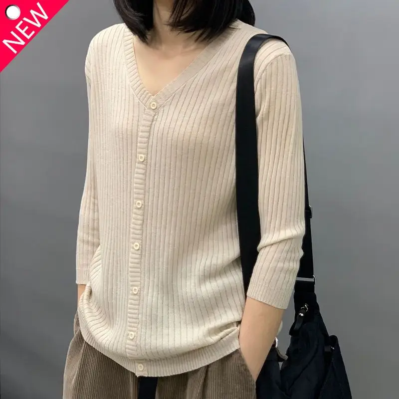 

2023 Autumn and Winter New Sweater Women's Top Fashion Button 3/4 Sleeve V-Neck Solid Color Simplicity Commuter Pullover