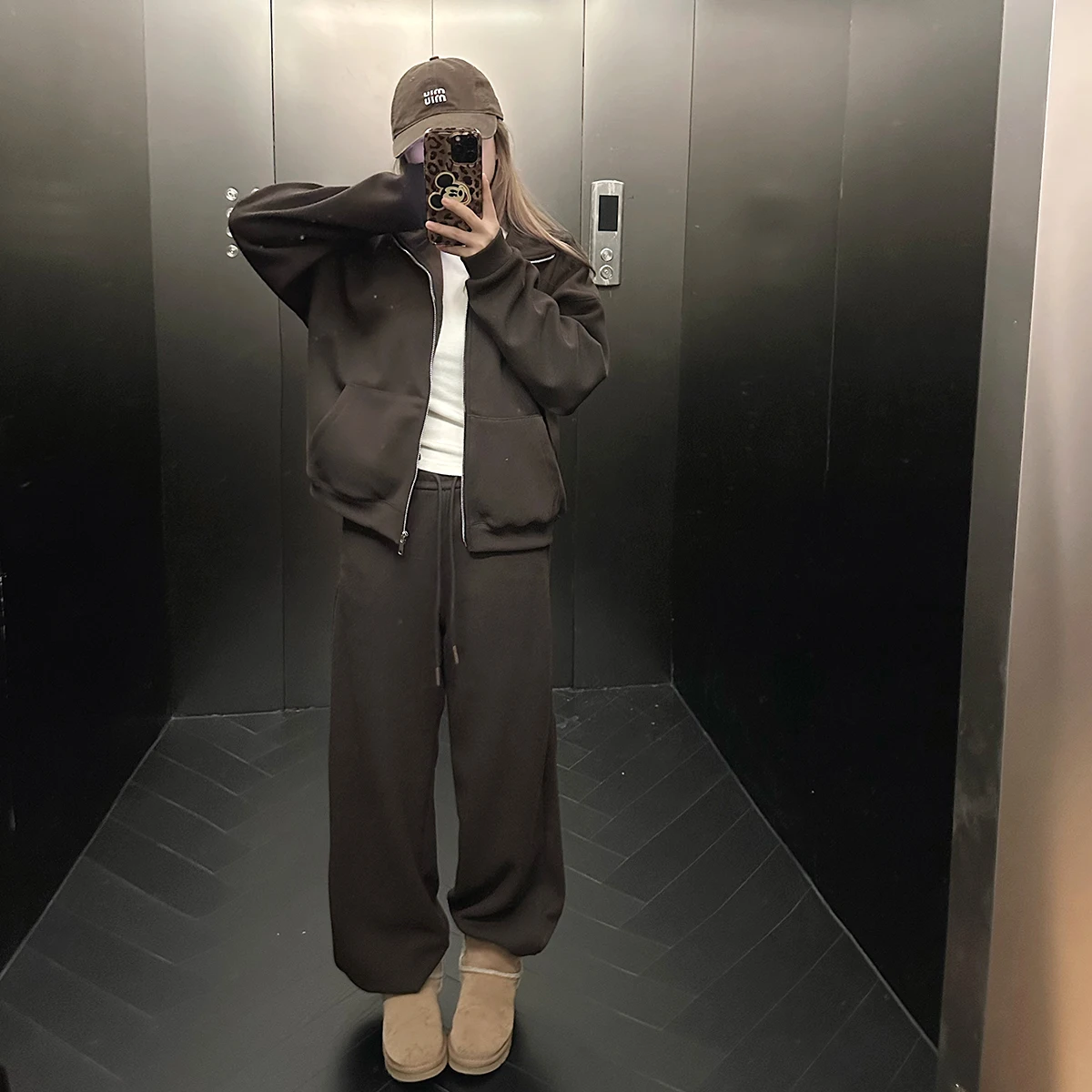 

Zeng Yueban Осенний комплект 530 г Thiened Fce Двухцветная толстовка с капюшоном Брюки Женский дизайн Sense Casual Sle Winter Fai...