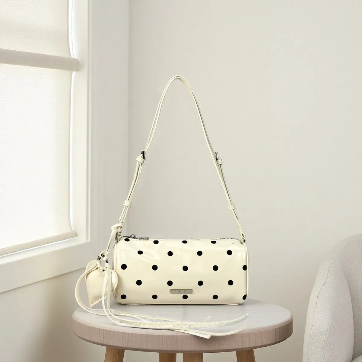 ballet-style-underarm-polka-dot-women's-bag-white-black-high-end-korean-single-shoulder-french-bread-bag-fashion-accessories
