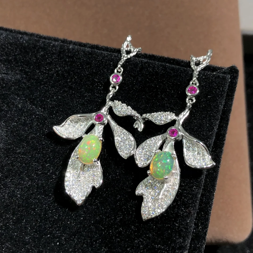 Pure natural opal earrings, beautiful white, fire, S925 silver Seiko inlay, jewelry, gifts, simple, high-end, luxury, fashion,