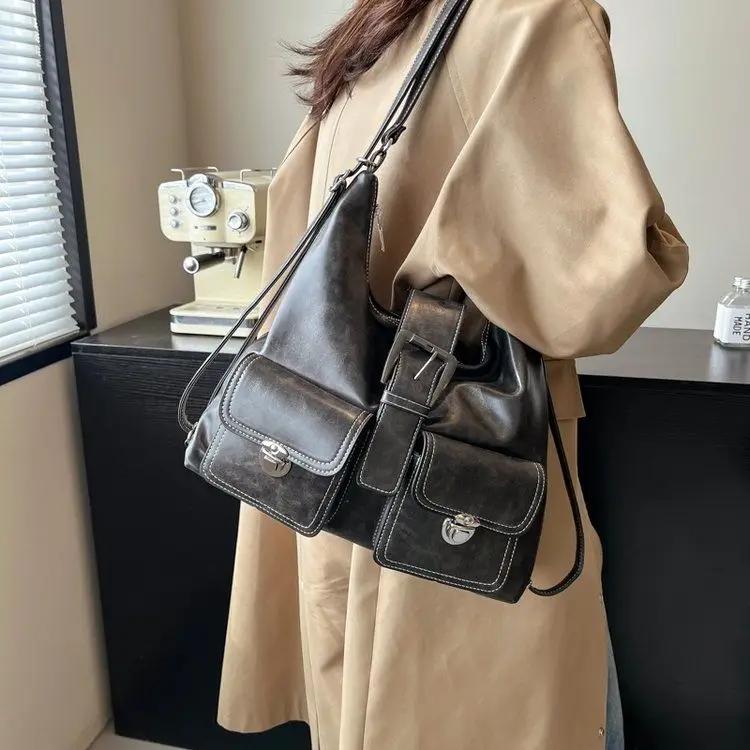 

Сумка-тоут с пряжкой в стиле ретро, женская корейская кожаная сумка с пряжкой, большая вместительная сумка на плечо, женский однотонный многоцелевой рюкзак 2025