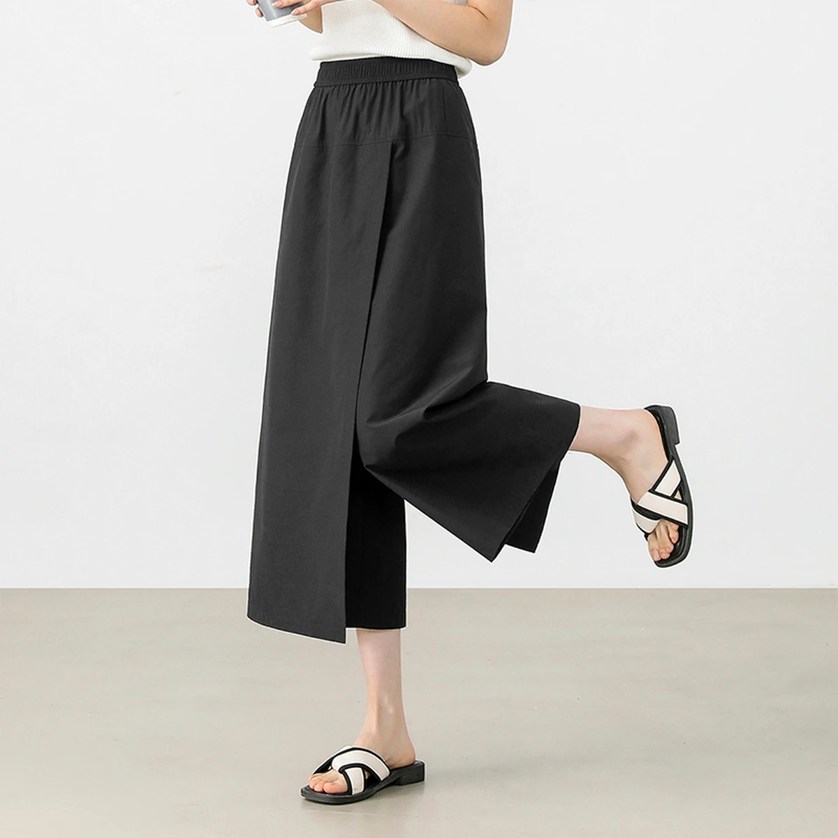 

SENTUBILA Black Pants Skirts for Women 2026 Autumn Fashion A-line Wide Leg Pants Casual Loose Slit High Waist Trousers 151K57777