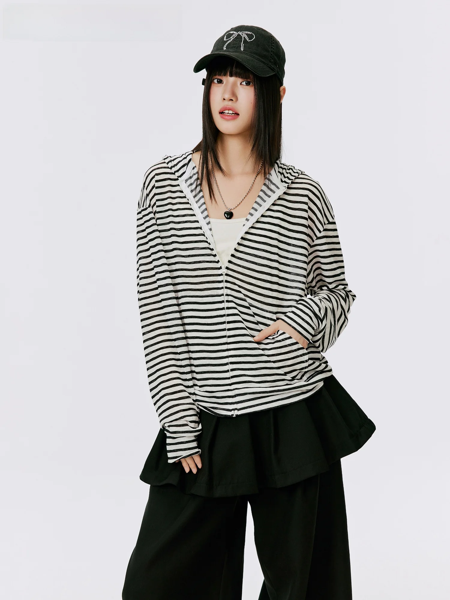 

Burgenland Women's Summer Lightweight Breathable Striped Hooded Sun Protection Clothing Korean Style Loose Fit Long Sleeve