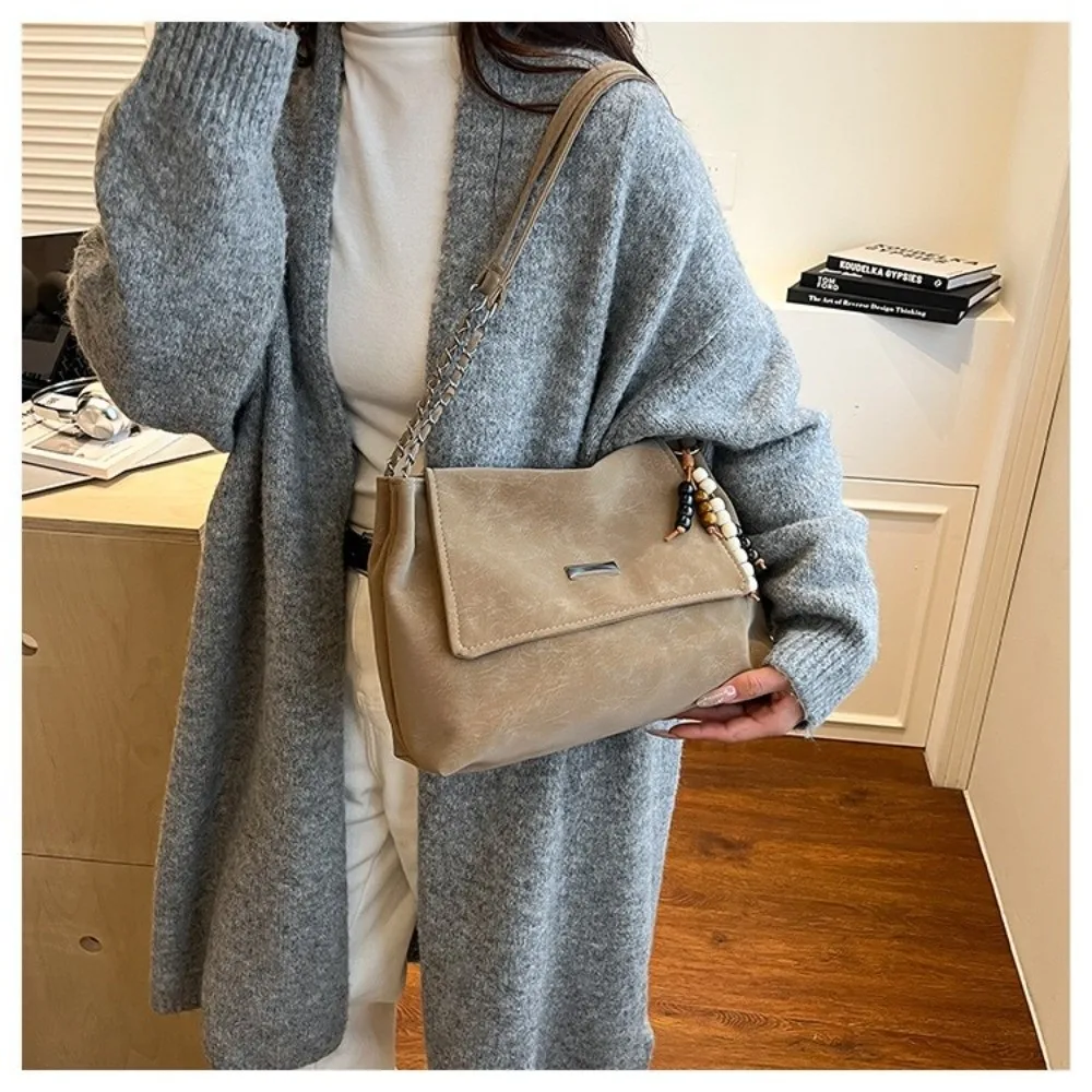 Retro-Ketten-Umhängetasche aus Leder mit großem Fassungsvermögen, Crossbody-Tasche für Damen, Handtasche für Reisen – Detail 5