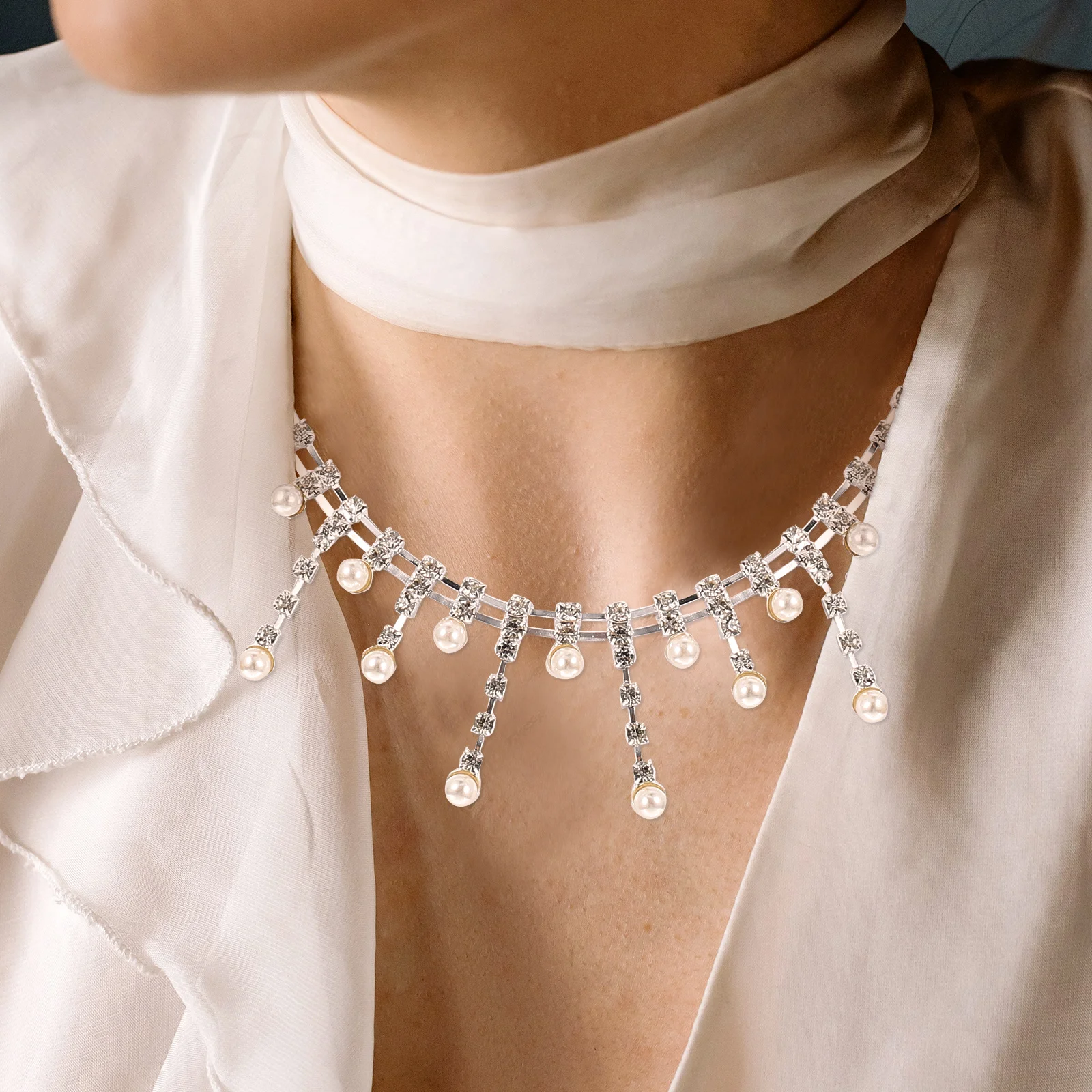 

Pearl Rhinestone Elegant Tassel Chain Clothing Material Bride Decor Craft Quality H made Pearl Chain For Clothing Supplies