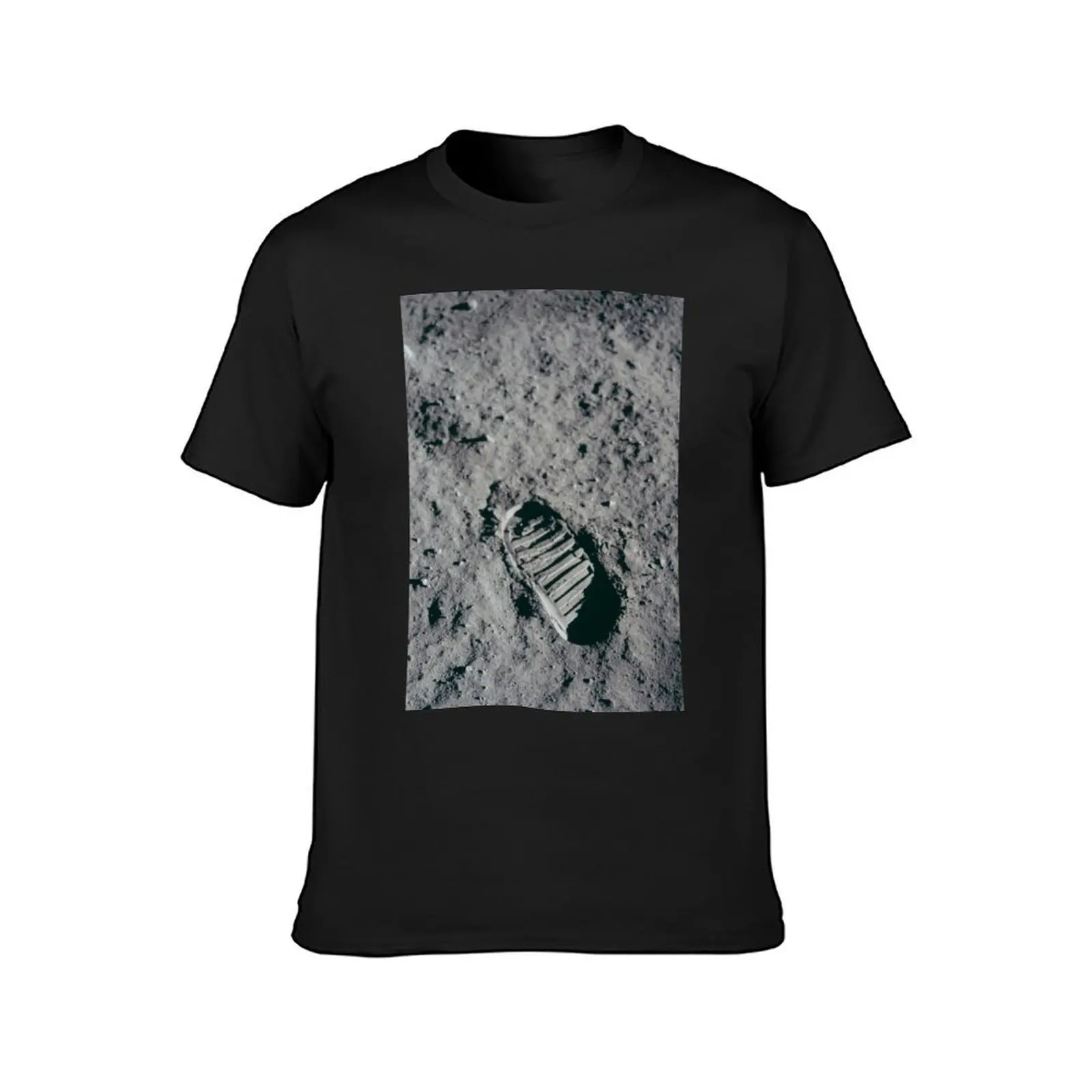 Apollo 11 Footprint T-Shirt korean fashion Short sleeve tee vintage clothes Men's t-shirt