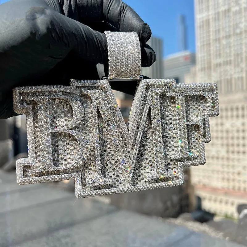 Custom Luxury Hip Hop Iced Out 925Silver Fine Jewelry Micro Pave D Color Vvs Baguette Moissanite Diamond Letter Pendant Necklace