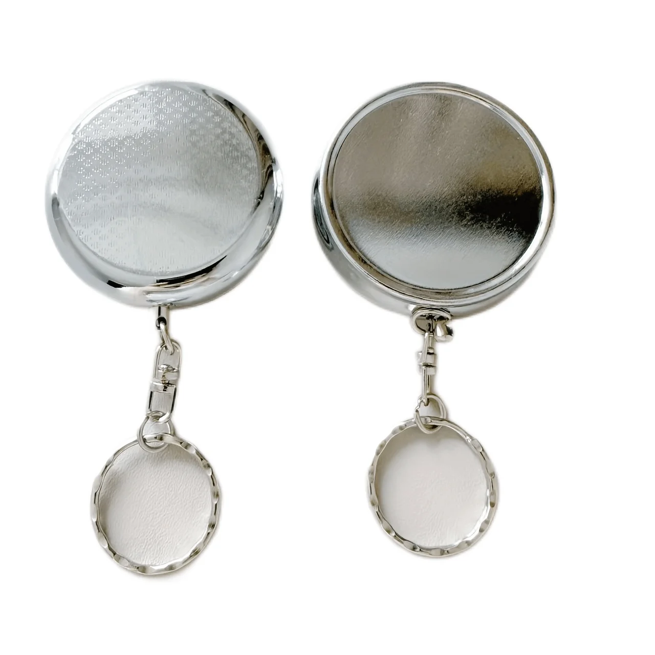 1PC Mini Car Trash Can, Silvery Stainless Steel Round Ashtray Keychain, Wind/Smell proof Ashtray with Lid, Portable Ashtray