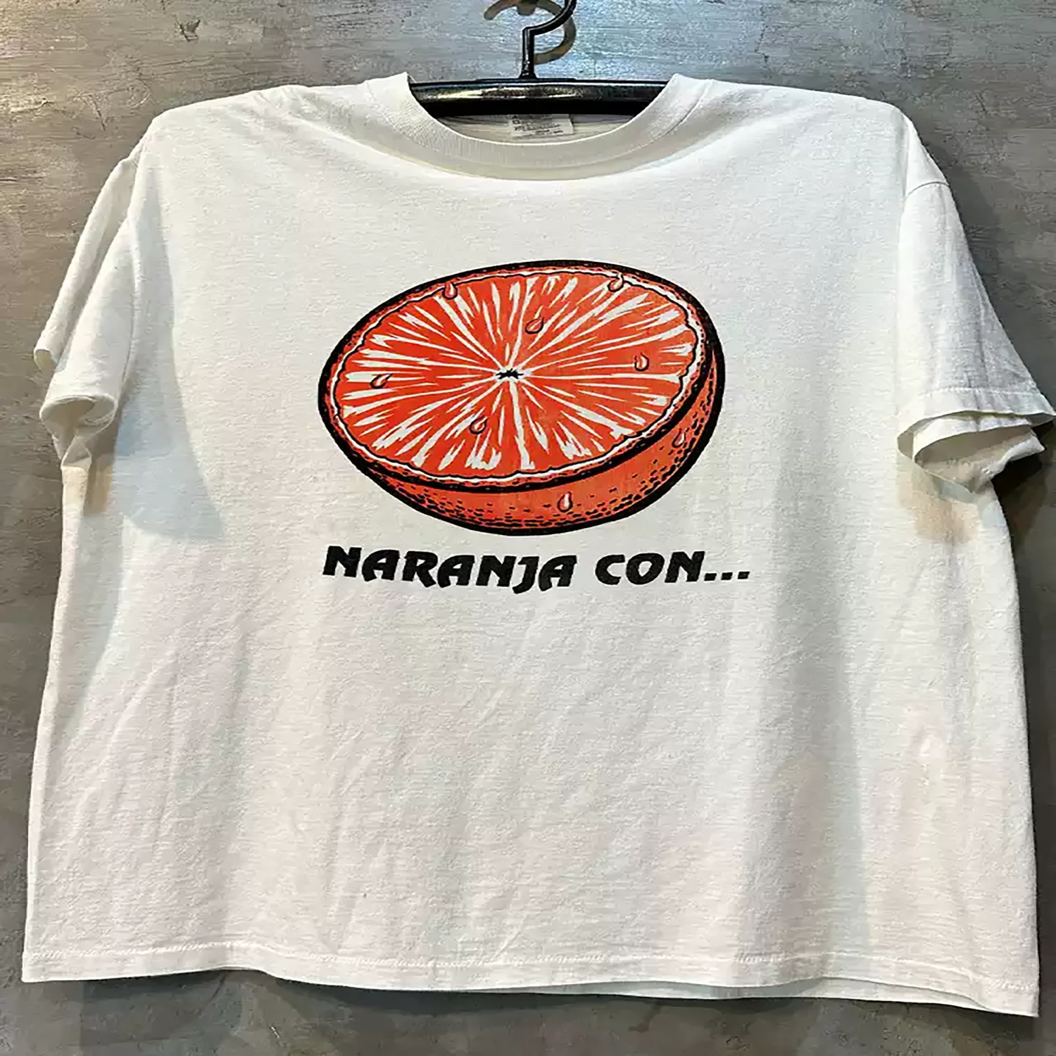 Trendy Orange Fruit Y2K Vintage Short-Sleeved T-Shirt Small-Scale Design Relaxed Fit Low Neckline for Men And Women Streetwear. Cotton Short‑Sleeve T‑Shirt, Classic Regular Fit Crew Neck Tee, Soft Breathable Durable Casual Basic Top for Daily Wear       .