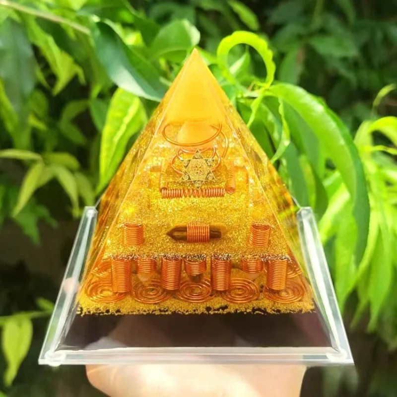 

medium pyramid, crystal gravel resin home furnishing