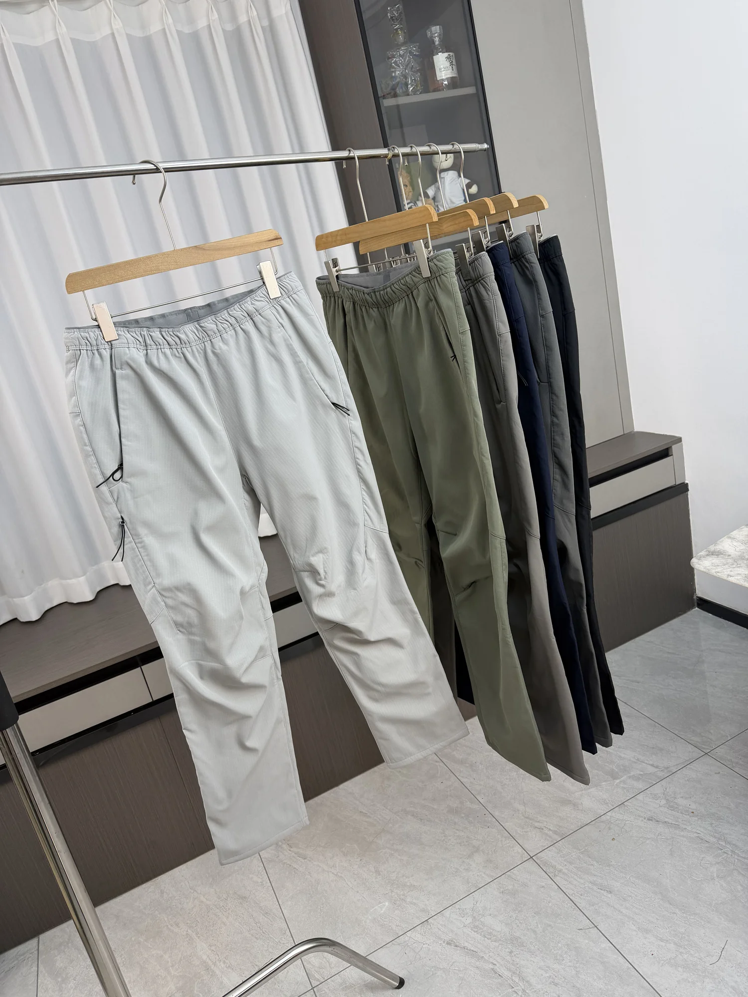 

Легкие мужские зимние уличные водонепроницаемые повседневные брюки с прямыми штанинами на подкладке Mountain Series, мягкая удобная драпировка