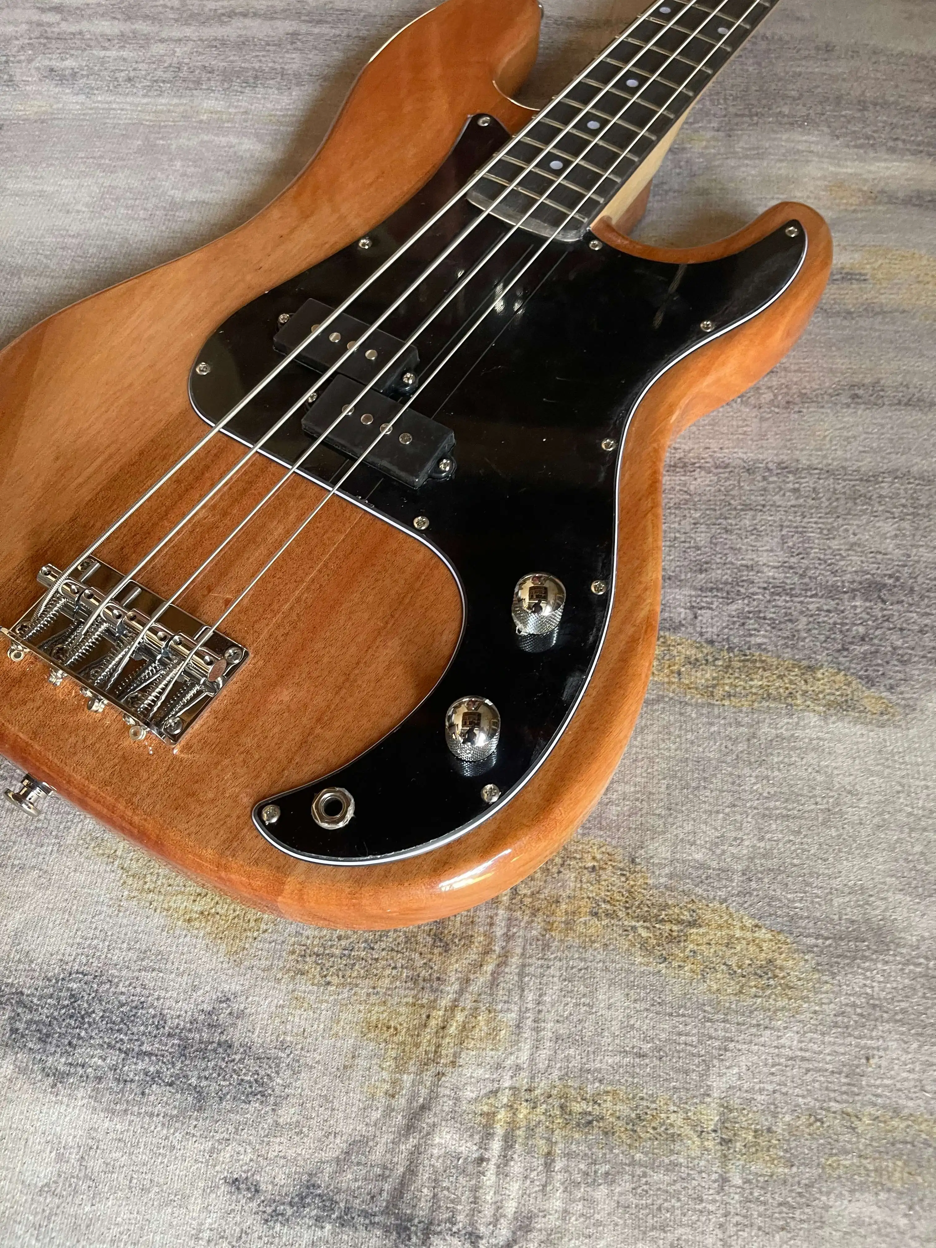 Clear Natural Solid Wood PB Bass Guitar Two Split Humbucker Pickups Classic Precision Shape For Jazz Funk Band Performance view 2