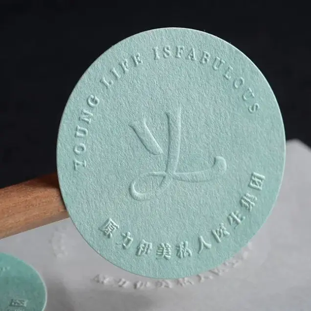 

Индивидуальные цветные специальные текстурные бумаги, 3D логотип, тисненые наклейки для упаковочных этикеток, коммерческие уплотнительные наклейки