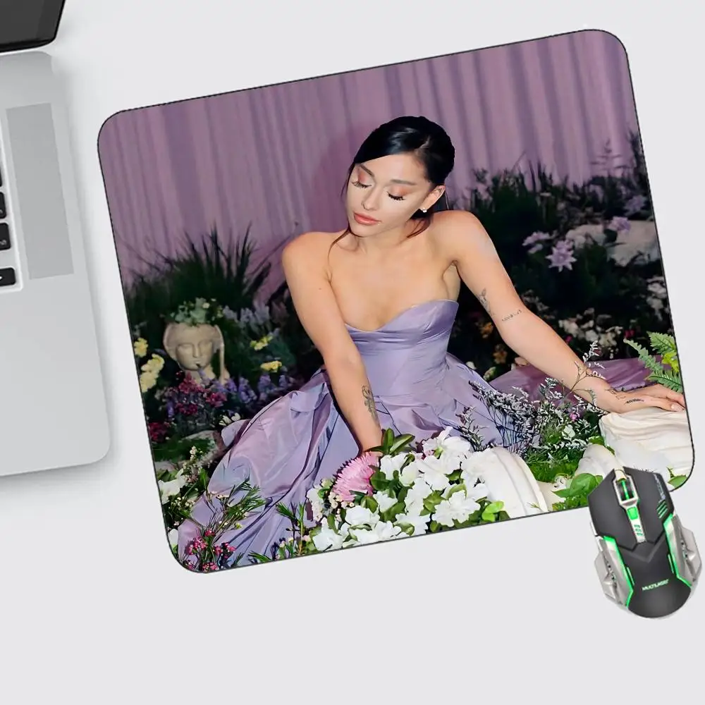 

Ariana Grande Mouse Pad Small Gaming Accessories Keyboard Computer Offices Desk Mat Pc Gamer Non-slip Rubber Mousepad
