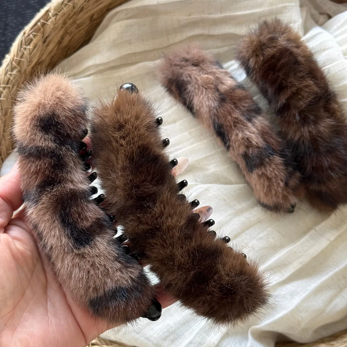 Autumn and Winter Plush Banana Clip Exquisite Twist Clip Back of The Head Leopard Print Half Tied Ponytail Clip Hair Accessories