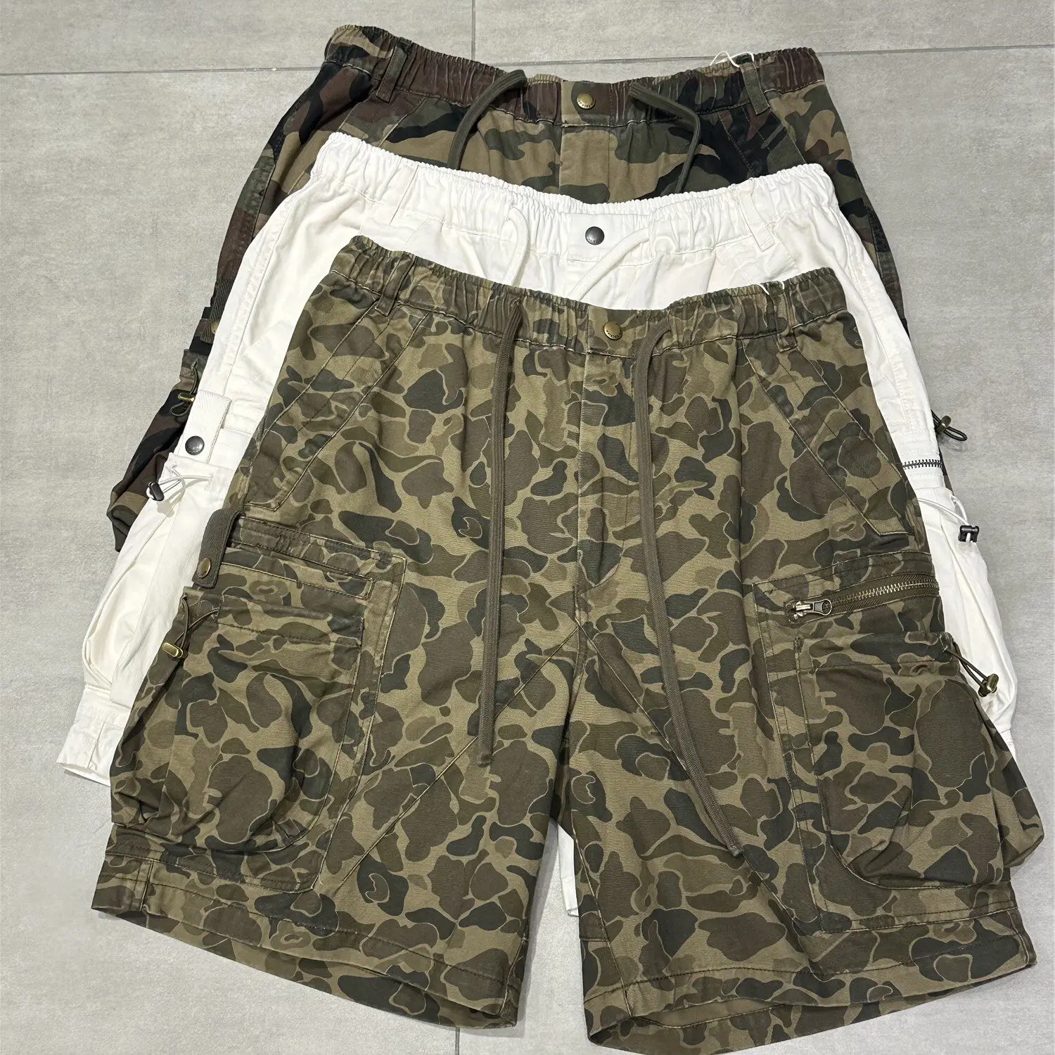 plus-size-men's-women's-mountain-camouflage-workwear-loose-casual-shorts-multi-pocket-drawstring-elastic-waist-washed-and-worn