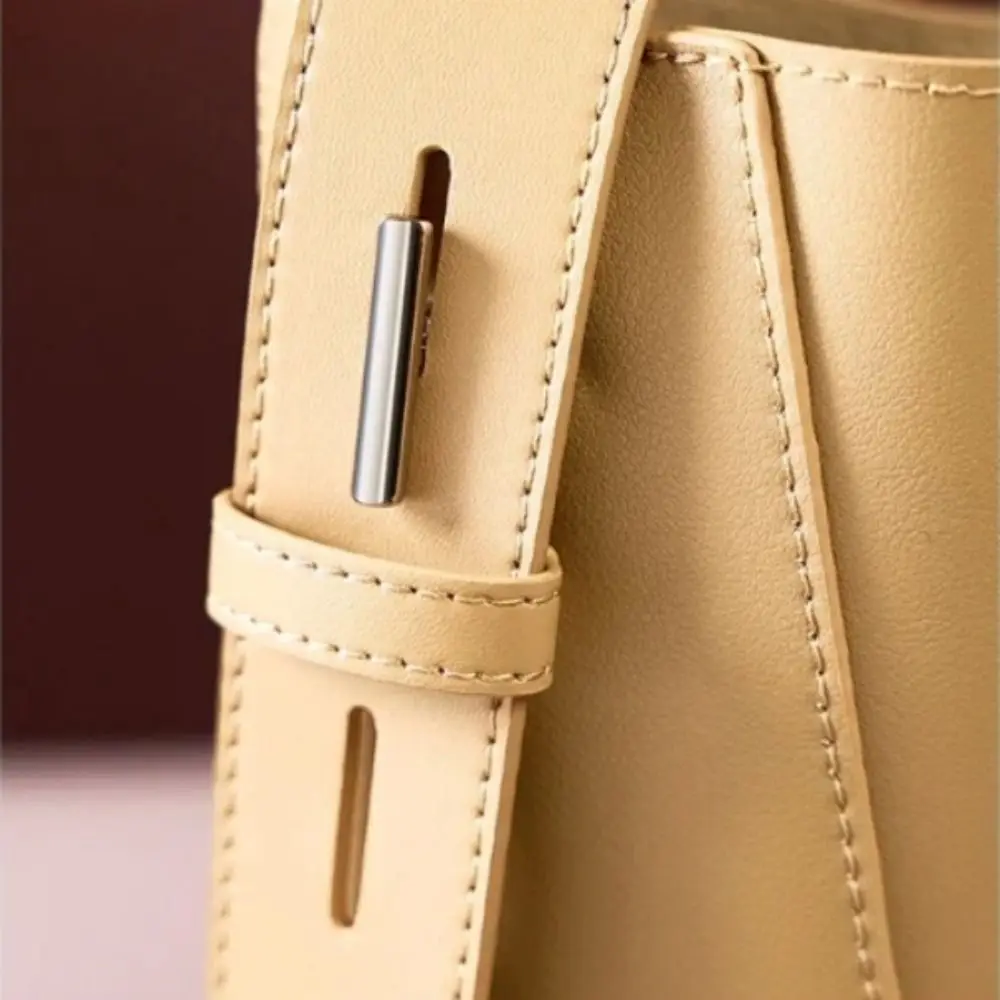 

Split Leather Designer Shoulder Bag Underarm Design Casual Style Genuine Leather Handbag New Fashion Cowhide Material