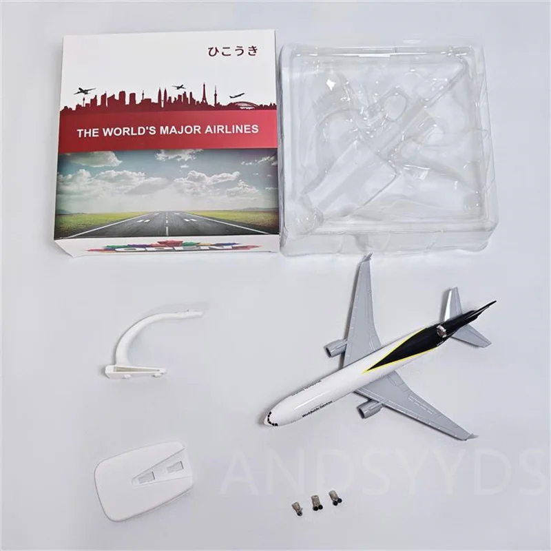 

1/400 Scale 20cm Metal Alloy MD-11 UPS Diecast Airplane Model With Landing Gear Aircraft Decoration Living Room Hobby Gift