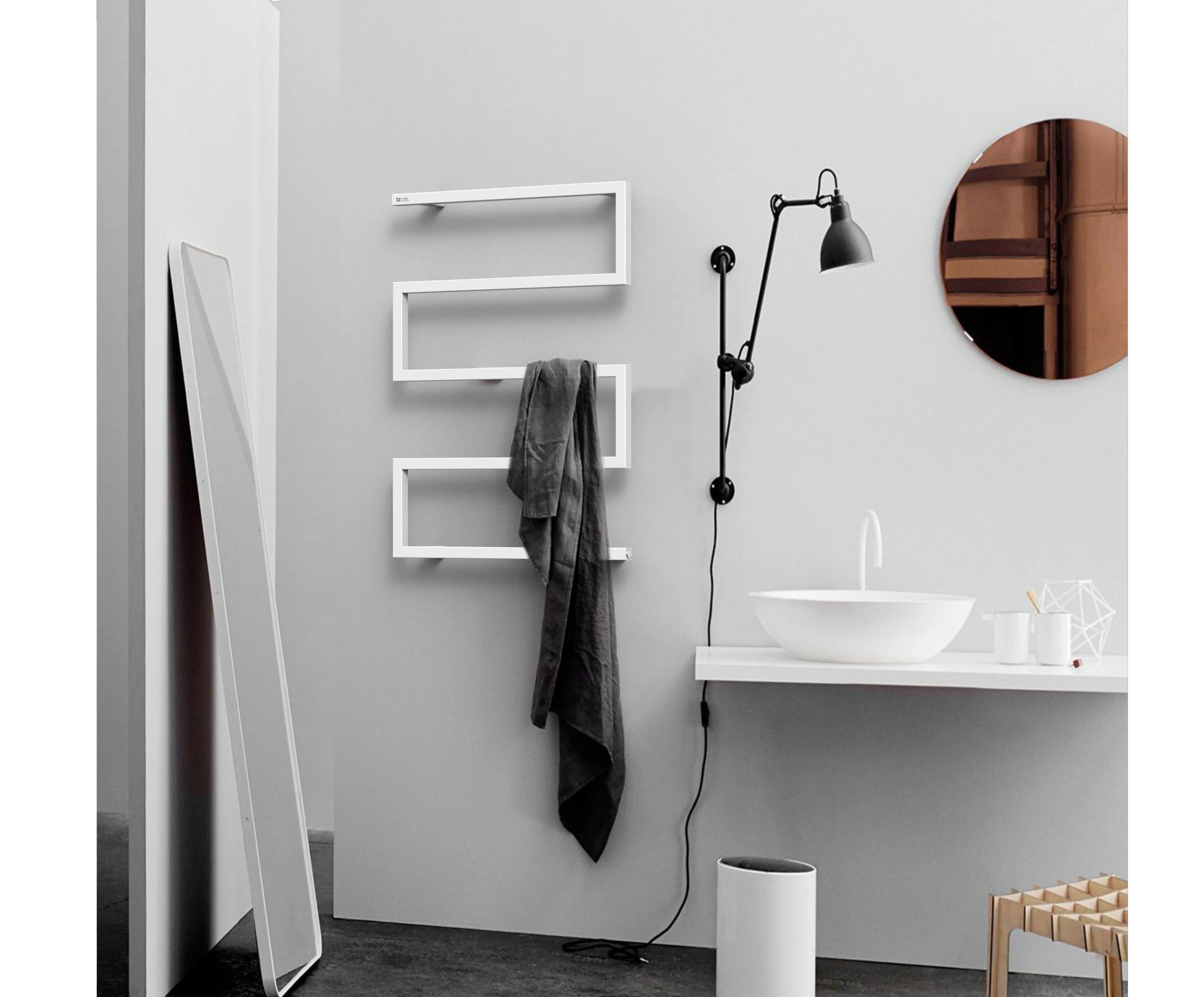 Luxury Hotel Style Energy Saving Low Carbon Steel Heated Towel Rail for Bathroom and Home