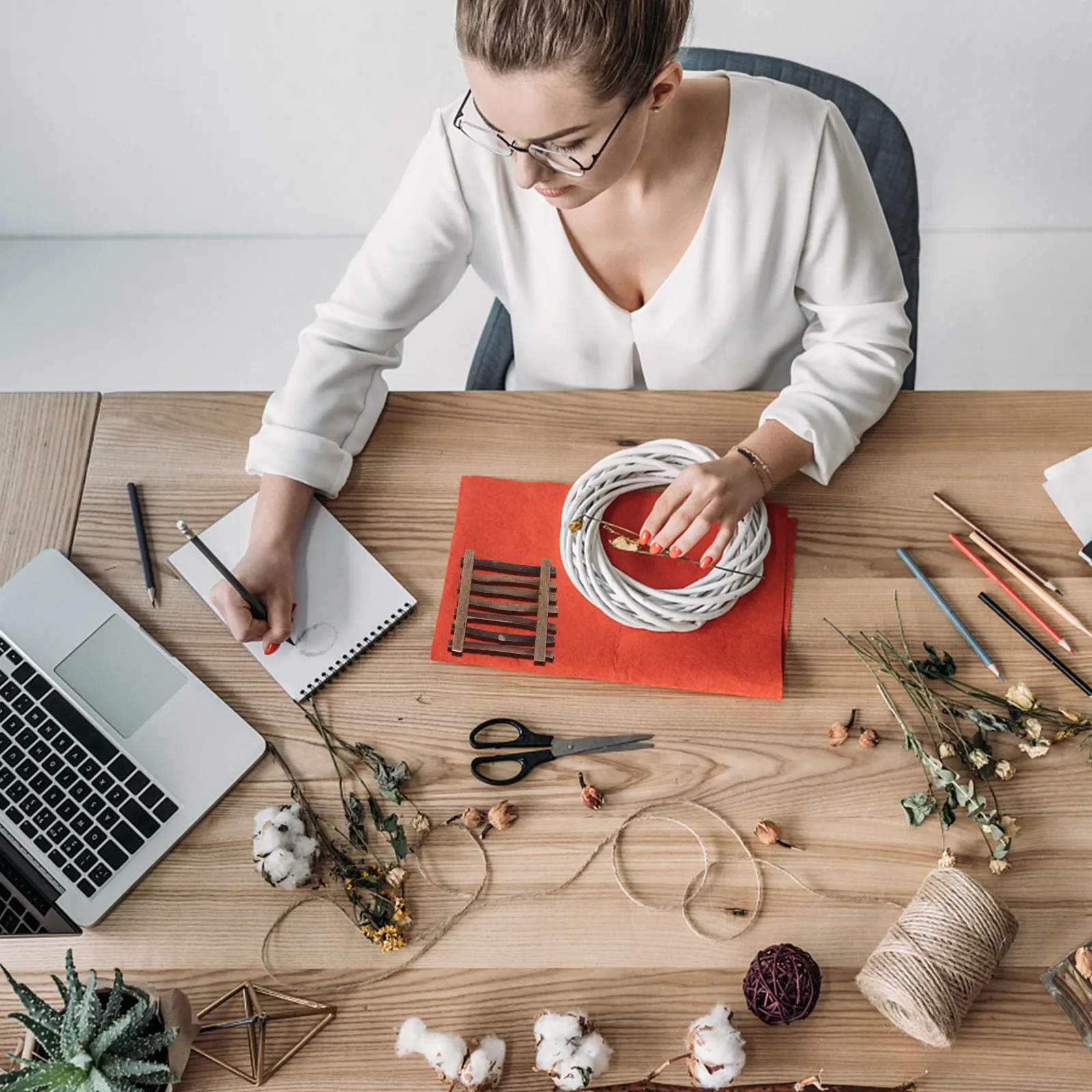 

5Pcs Wood Material Natural Light Brown Smooth Polished DIY Wooden Sticks Handicraft Crafts Ornament Accessory Micro Landscape