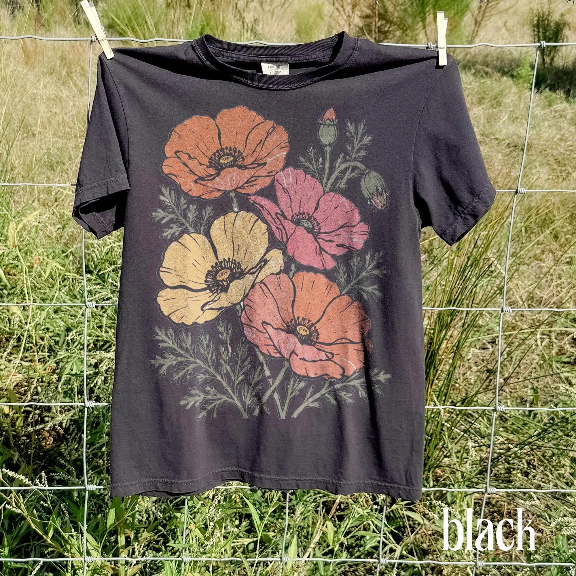 Classic Poppy Flower Graphic Shirt, Wildflower Botanical Nature Tee, Vintage Cottagecore Garden Style Top,  Bloom Gift Tee