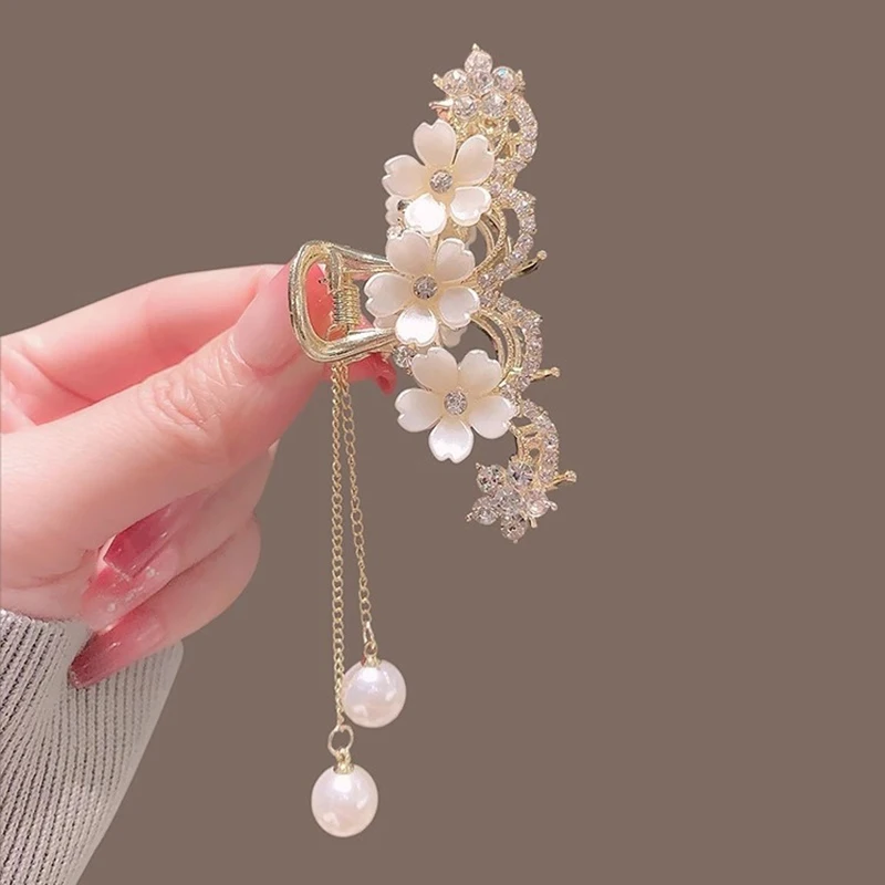 Elegant Diamond-encrusted Pearl Jasmine Flower Tassel Claw Clip Metal Hair Clip Female Hair Clip On The Back Of The Head