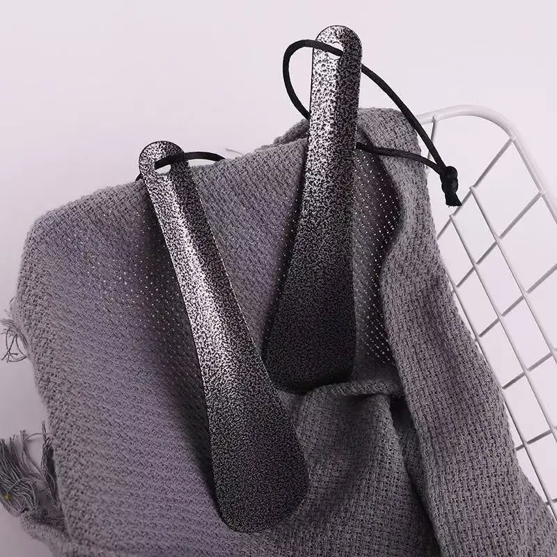 Calzascarpe in acciaio inox 19 cm |   Aiutante portatile per scarpe in metallo per uomini e donne |   Essenziale slip-on per la casa e i viaggi