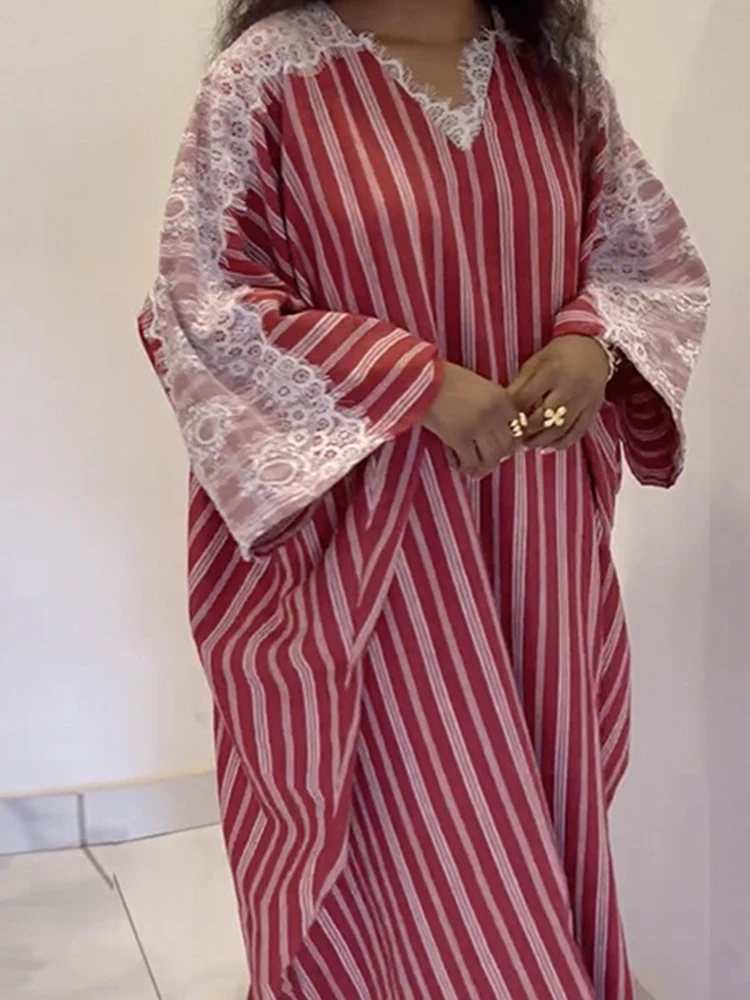 فستان نسائي أنيق بأكمام طويلة فضفاض للتنقل موضة رقبة على شكل حرف v مطوي فستان الحفلات كاجوال مخطط مطبوع دانتيل مرقع ماكسي